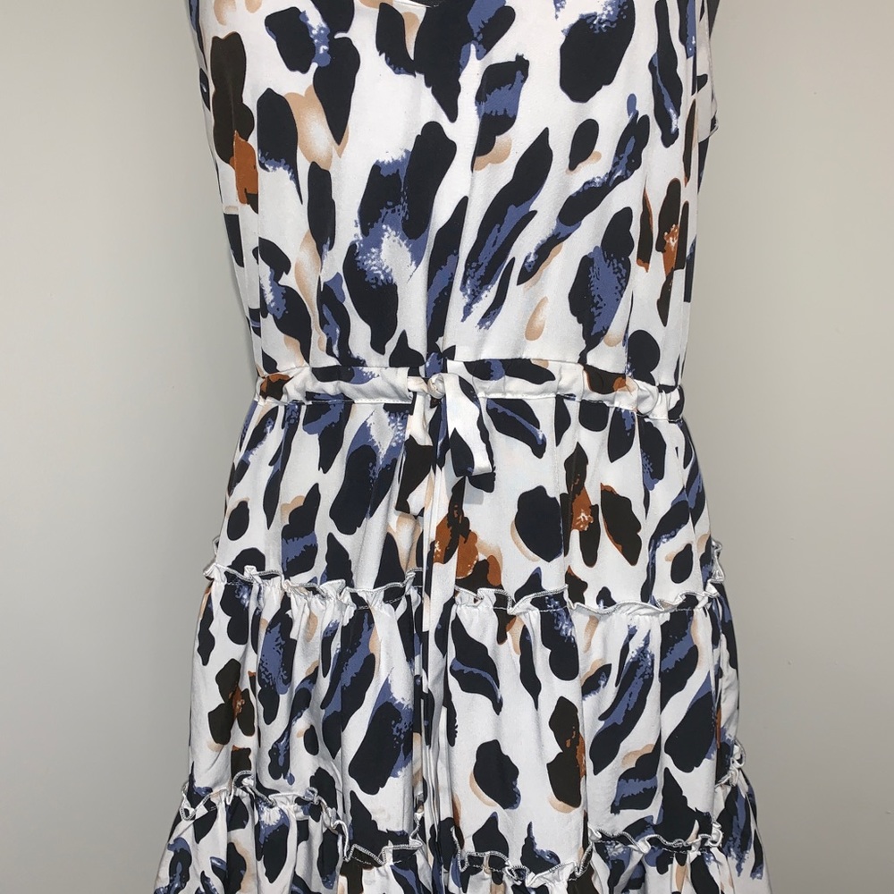 Only 1 left, size large! Classy but sassy dress - Picture 5 of 7